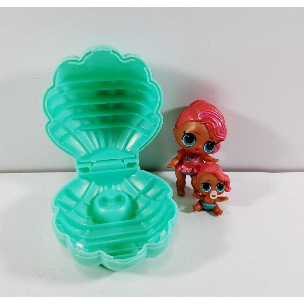 LOL Surprise Dolls Exclusive Pearl Surprise Dolls Treasure & Lil Sis & Shell
